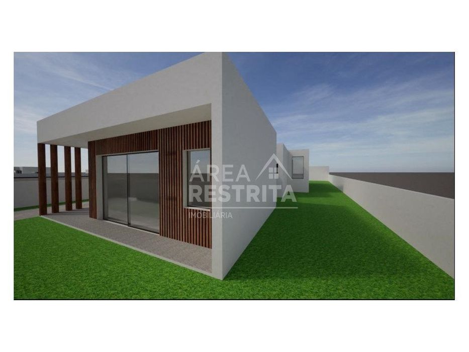Terreno com projeto aprovado para Moradia Térrea com piscina