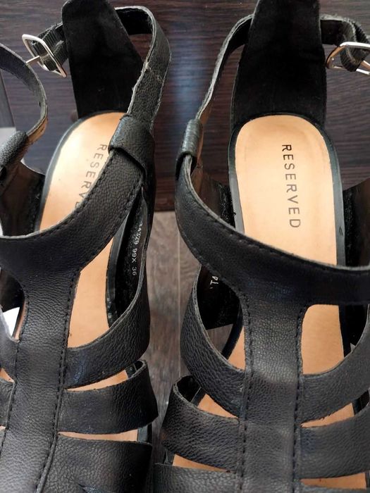 Босоніжки шкіряні