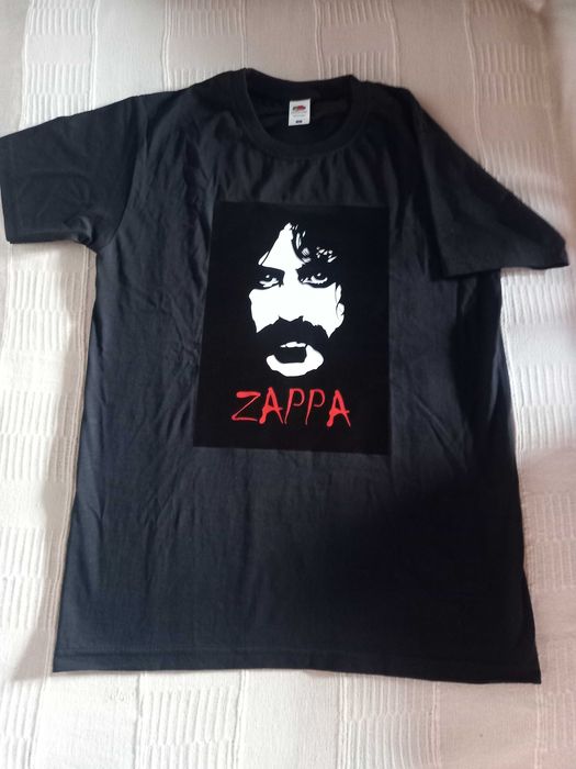 Tshirt NOVA com estampagem ZAPPA