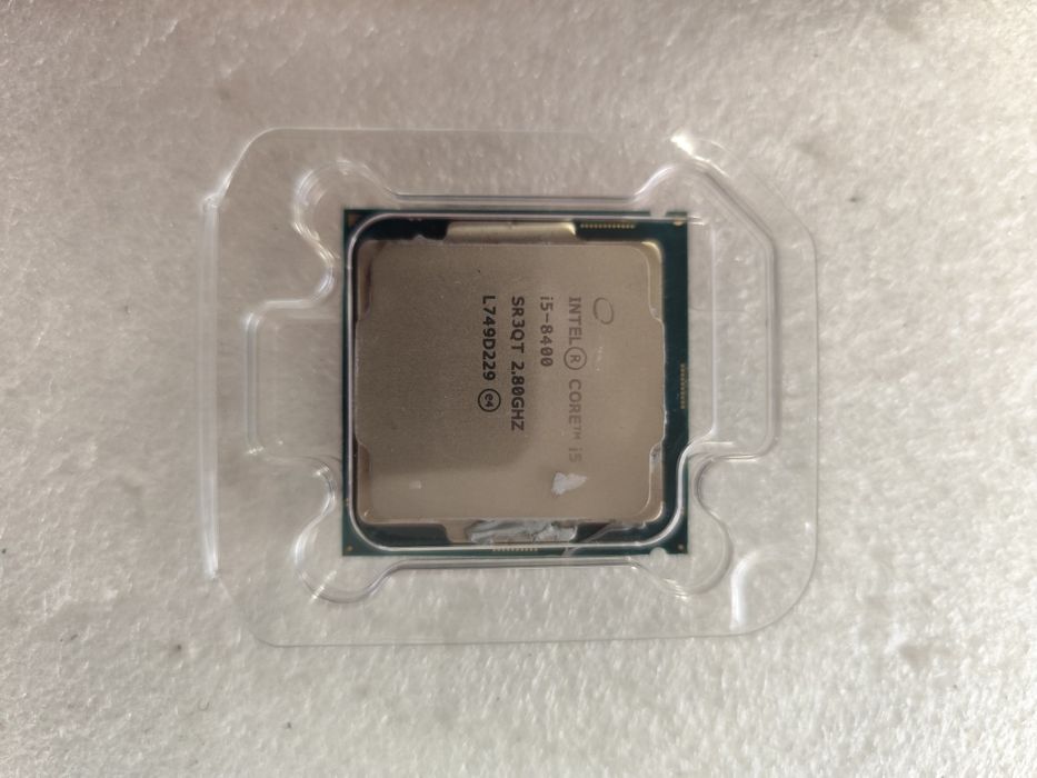 I5 8400 Intel z grafiką