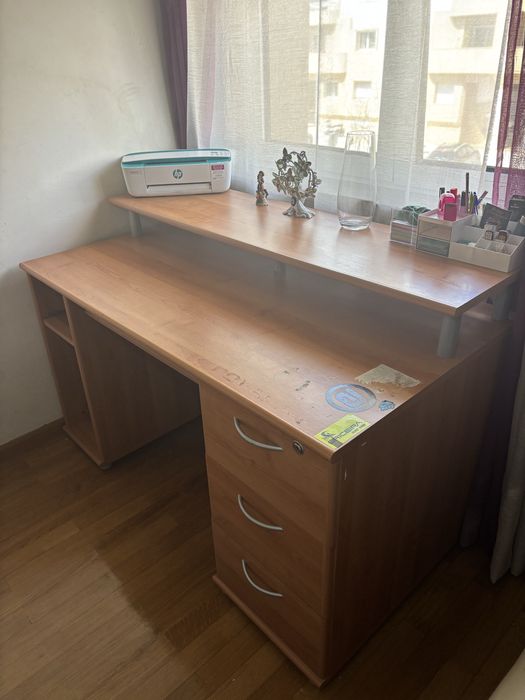 Secretaria de madeira