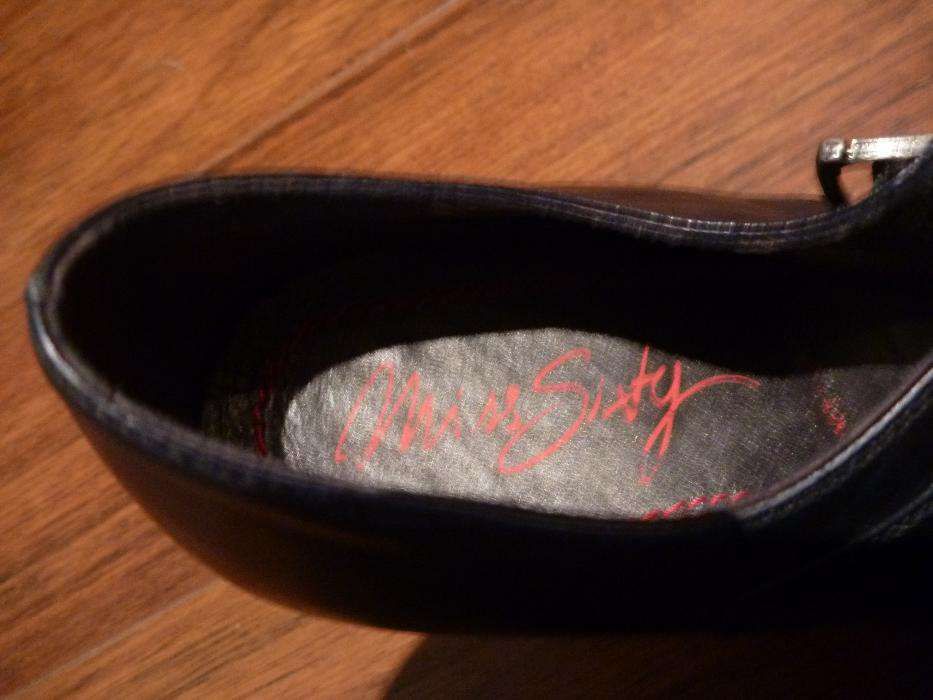 Sapatos pretos Miss Sixty Nº38