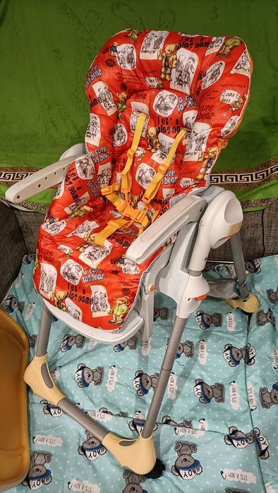 Продам стульчик  от 6 месяцев Chicco.
