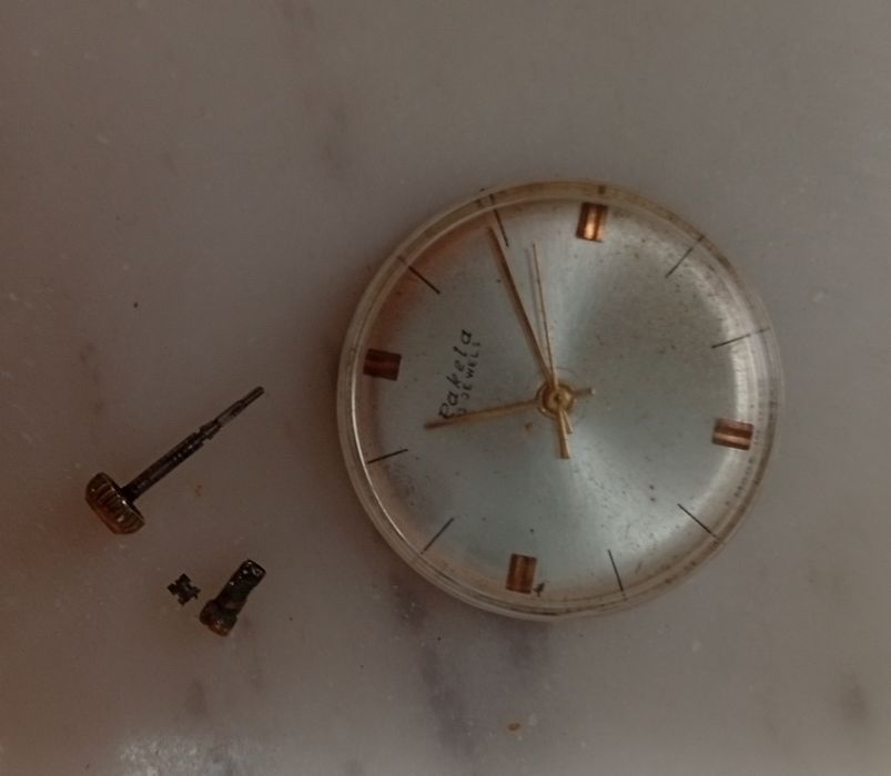 Механизм от часов Raketa