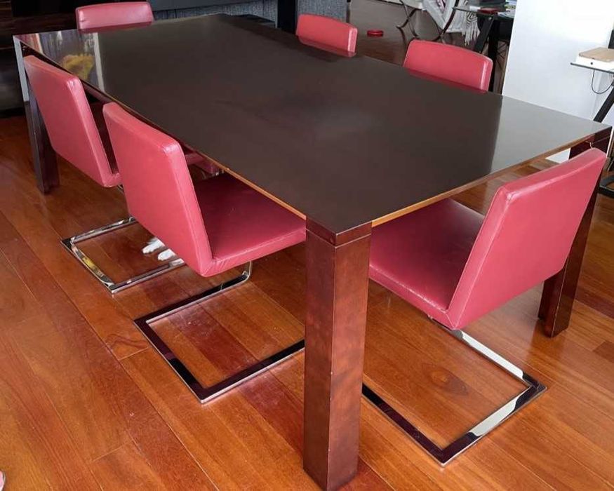 Mesa de jantar com 6 cadeiras
