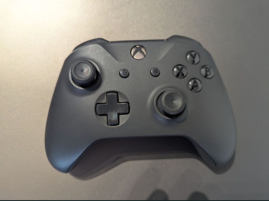 Xbox one x  Gold Rush edition