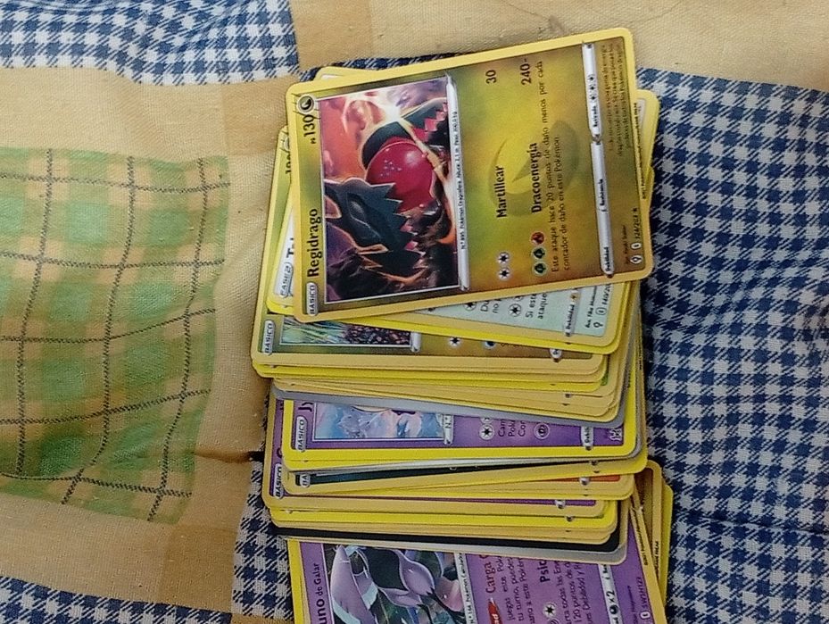 Conjunto de cartas Pokémon