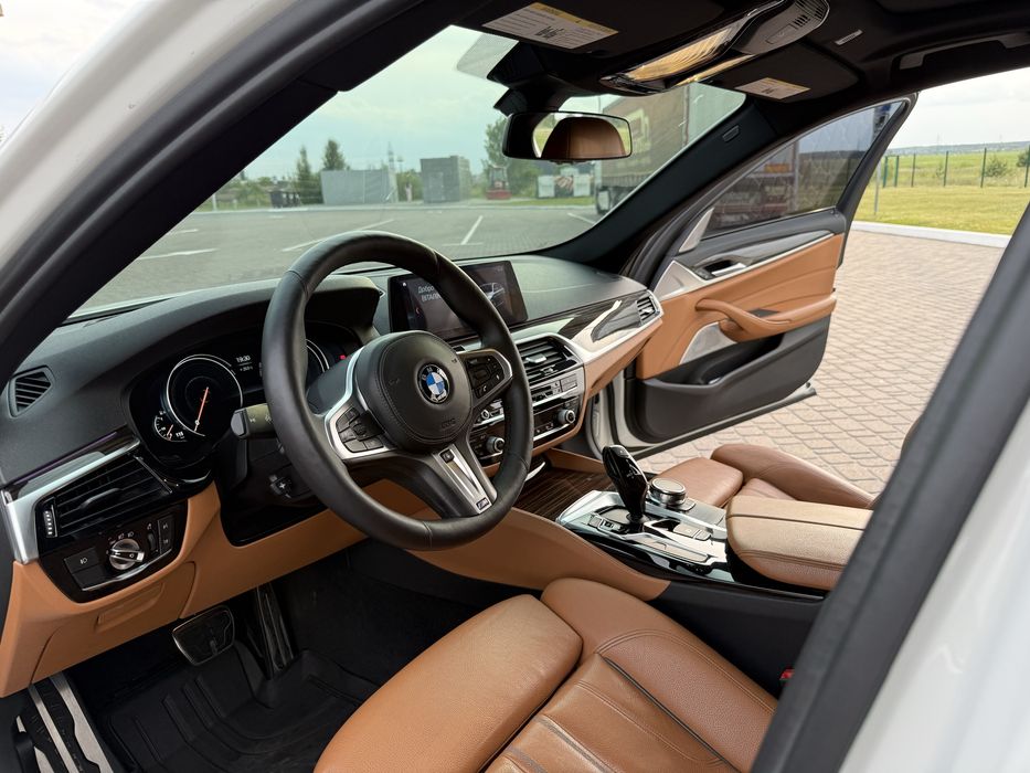 BMW G30 530iX 2017