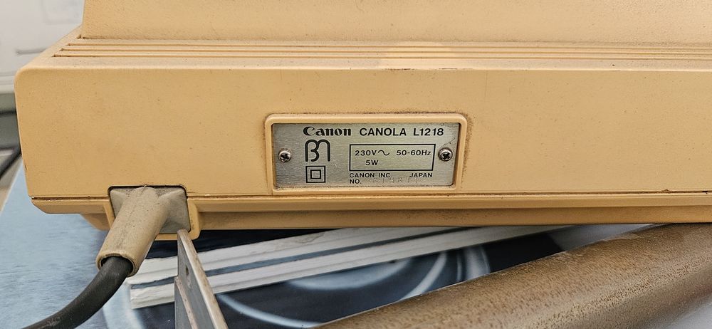 Máquina de calcular Canon canola L1218