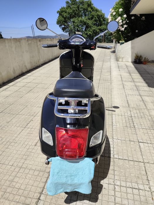 Vespa 300 GTS (2016)