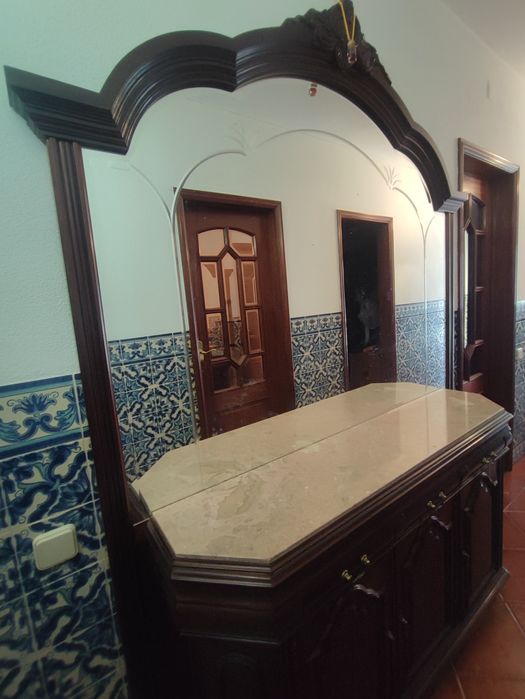 Móvel de corredor com espelho