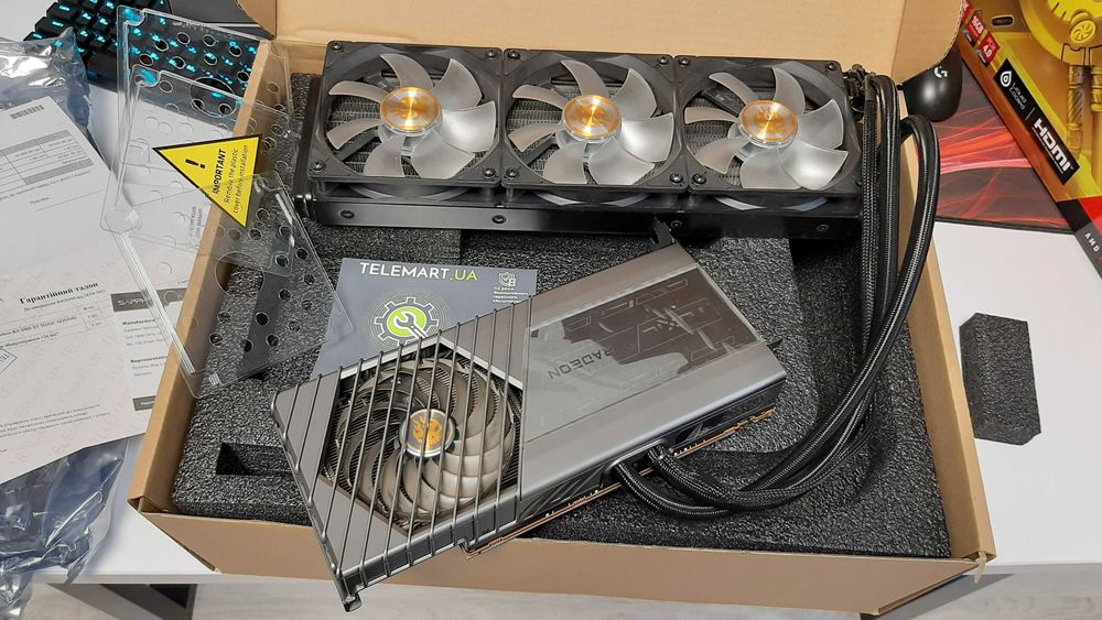 Ігрова відеокарта AMD Sapphire Radeon RX 6900 XT TOXIC