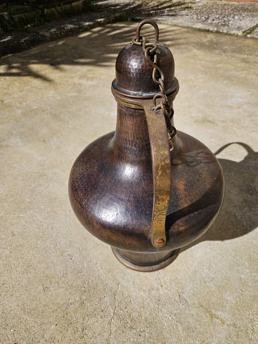 Ânfora em cobre antiga