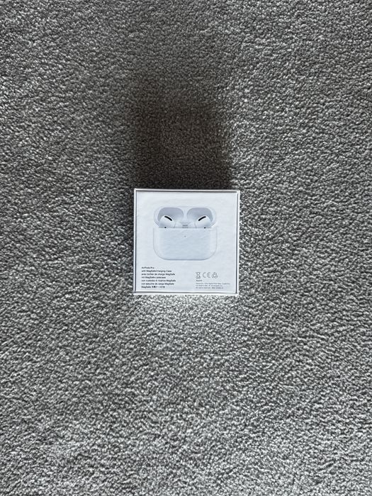 Airpods pro.