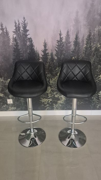 Dwa hokery kuchenne stan bardzo dobry