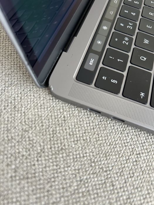 MacBook Pro 13" (modelo 2019) | Intel Core i5 Quad-Core | 8 GB RAM | SSD 256 GB