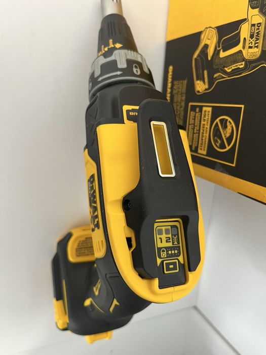 Бесщітковий шуруповерт для гіпсокартону DEWALT DCF630B 20V