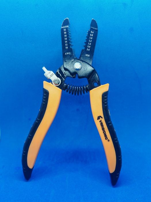 Sciagacz izolacji do kabli 0,6-2,6 mm. Szczypce