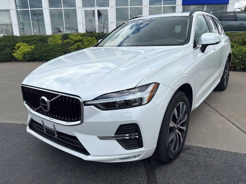 Volvo XC60 Hybrid      2022