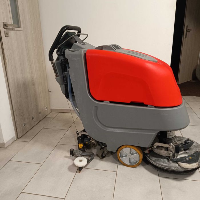 Szorowarka /maszyna czyszcząca  Hako B30 CL Nowe baterie