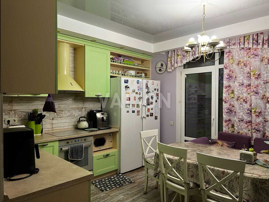 Продаж 3х кім. кв. вул. Вірменська 6.  метро Вирлиця.