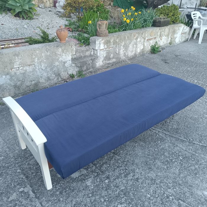 Sofá cama azul escuro