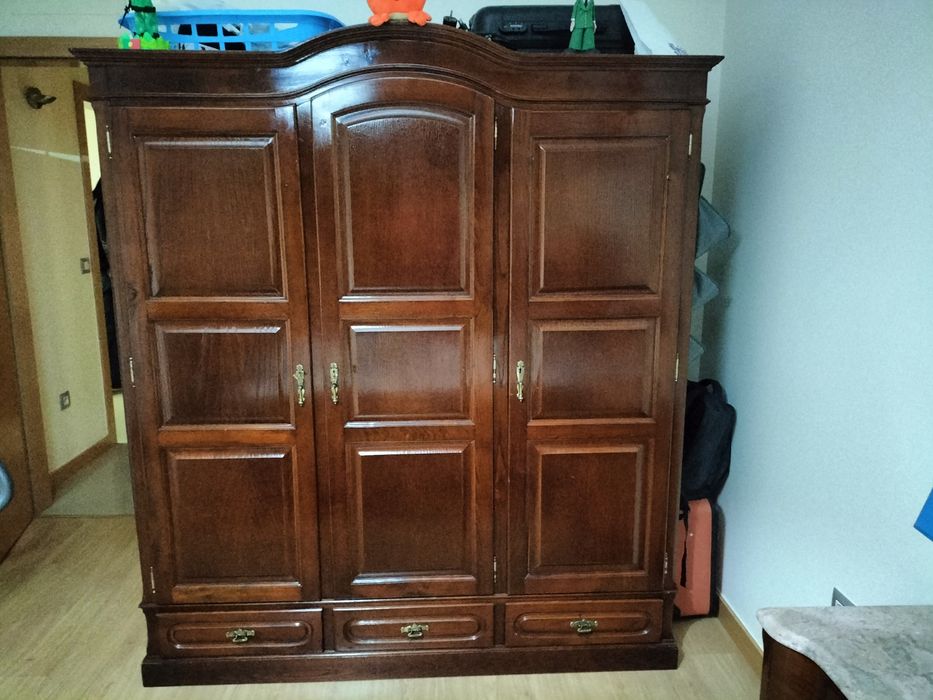 Quarto completo, sem colchão