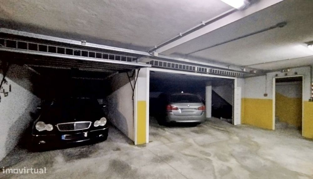 Venda de Garagem com cerca de 20 m2, Póvoa de Varzim
