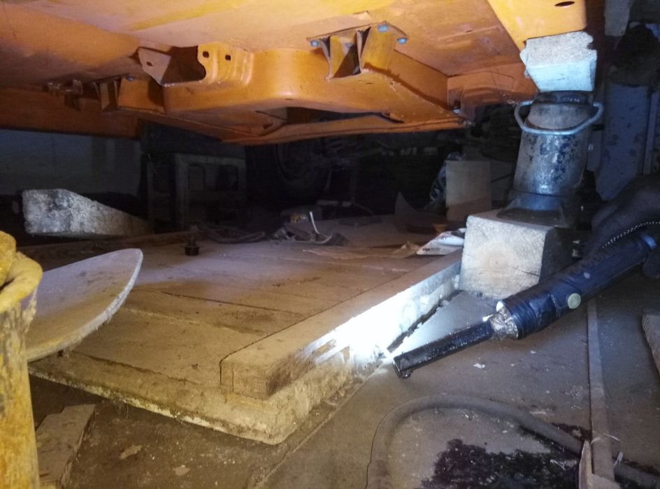 Нове днище газ 21