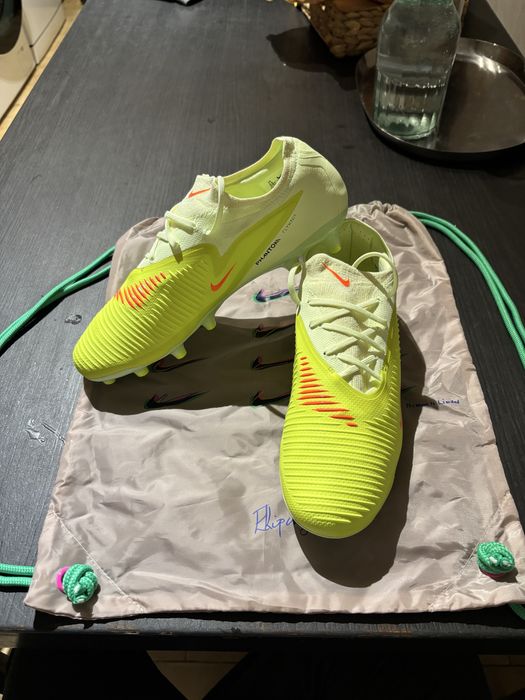 Chuteiras Nike Phantom 6 Low Pro