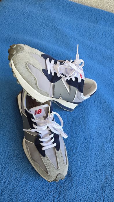New Balance  327