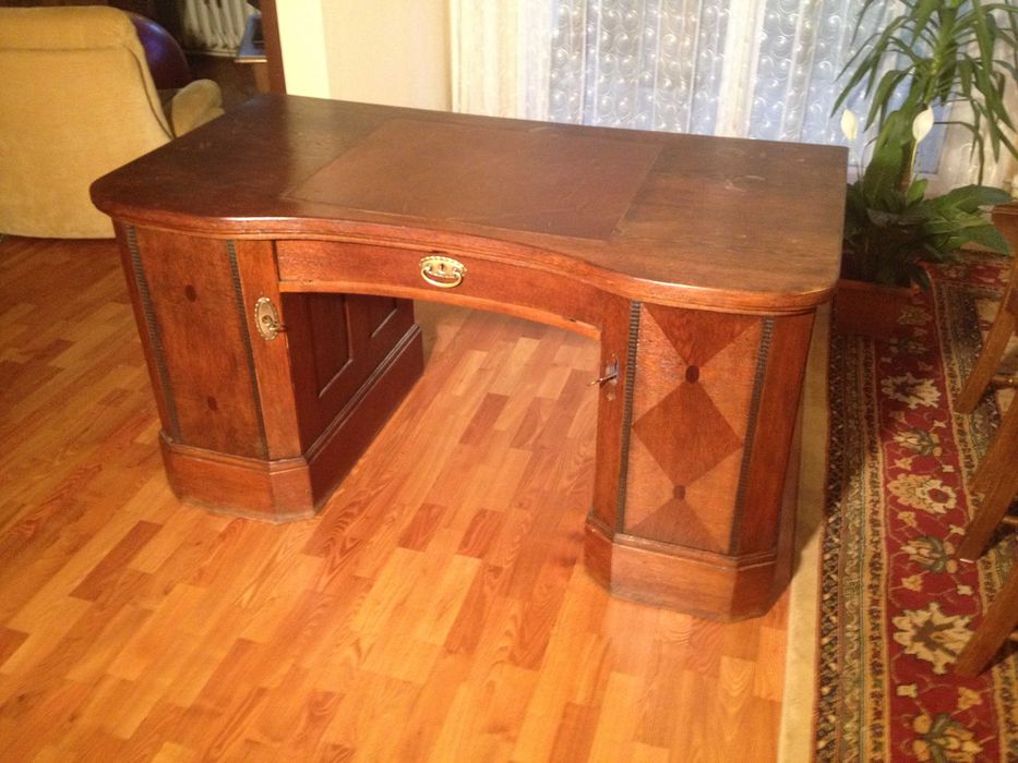 Zabytkowe biurko, dębowy fornir