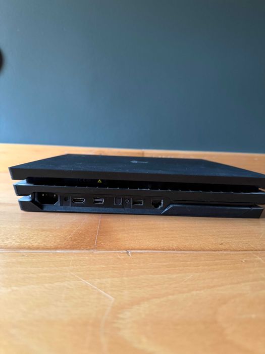 Playstation 4 Pro 1TB + Óculos VR + Câmera +Carregador+ 3 Dualshocks 4