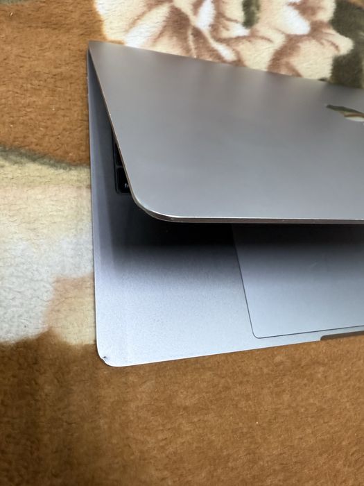 MacBook Pro A1706 i5/8Gb/SSD 256GB Touch Bar