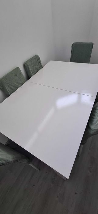 Mesa sala com oferta cadeiras