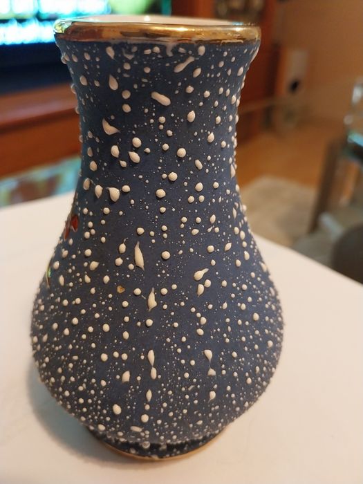 Faiança antiga de Aradas (Aveiro) com detalhes em dourado
