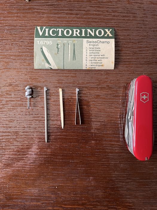 Ніж легенда.РІДКІСНИЙ (Без гака)Victorinox SwissChamp (перший випуск) 1987р.в. Новий!!!