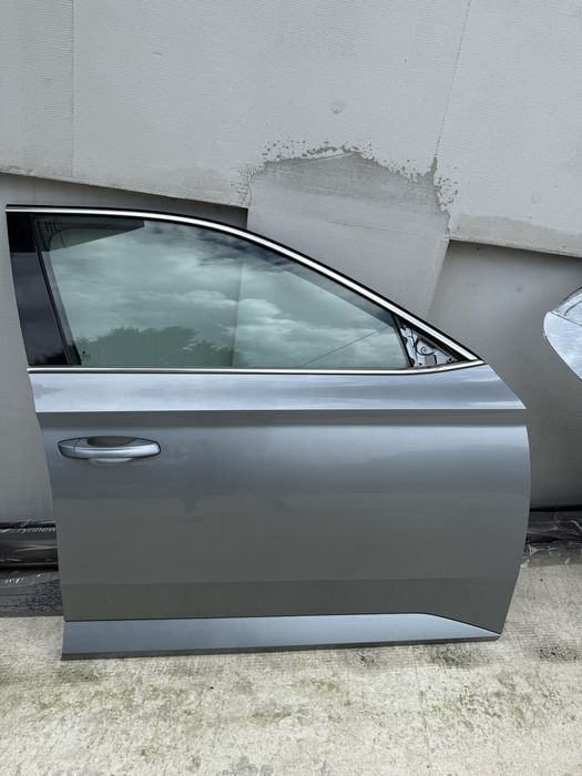 Двері передні задні  Skoda Superb 3 ліфтбек
