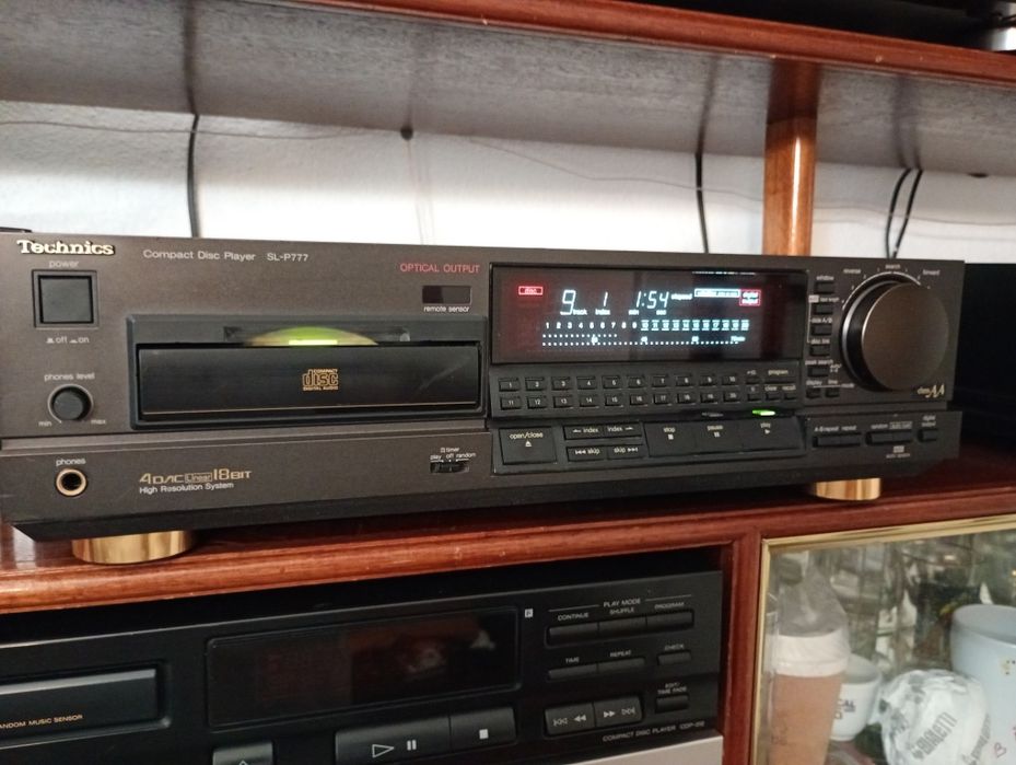Leitor de CD Technics SL-P777