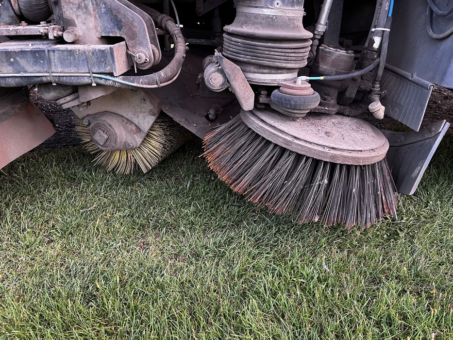 MAN LE220B Faun Viajet 6r zamiatarka szczotka