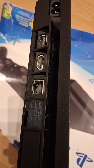 Ps4 slim  1 Tb + cabos + Uncharted 4 edicao especial