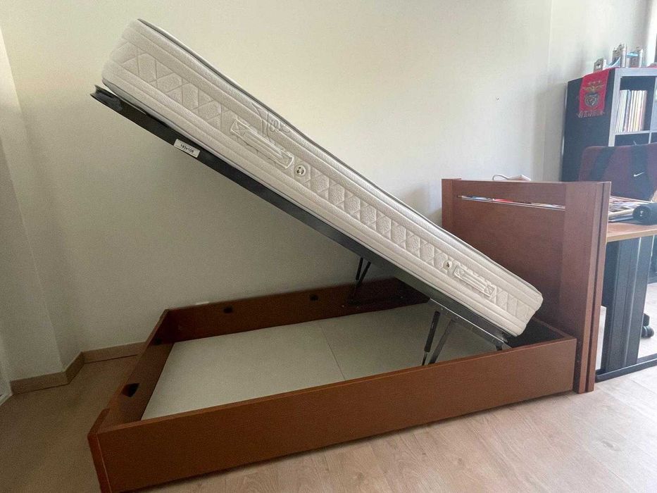2 Camas sommier com arrumação e cabeceira
