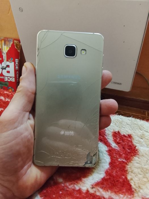 Galaxy A7  2016 року