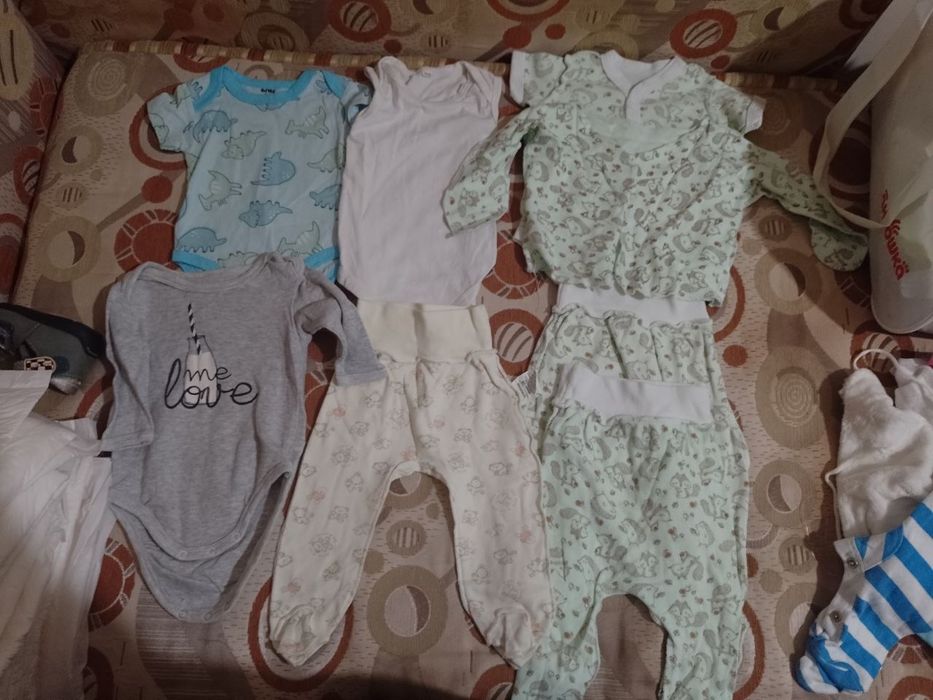 Продам 2 сумки с детскими вещами до 1 года