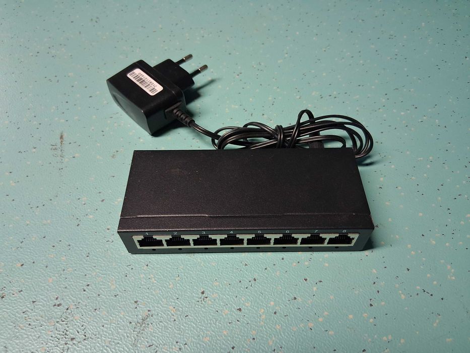 Desktop Switch 8 portas NTech