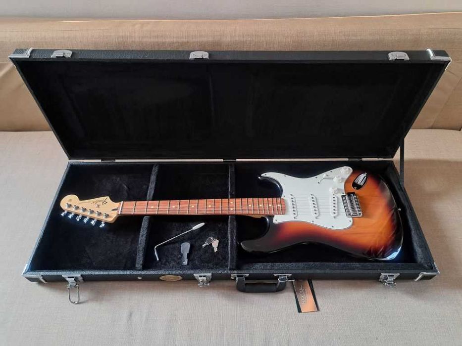 Gitara elektryczna Fender Standard Stratocaster, futerał Rocktile NOWE