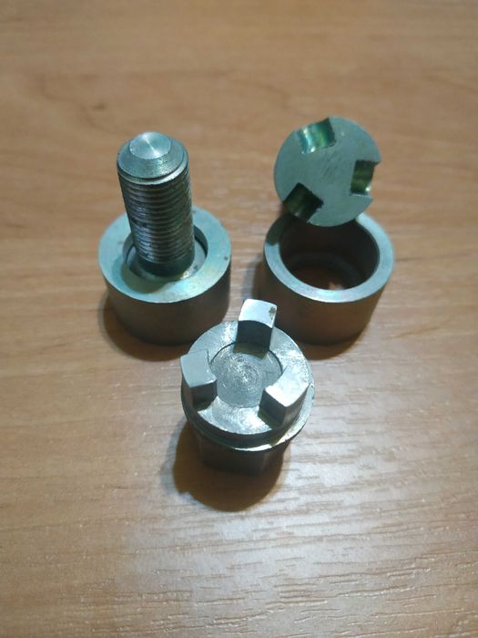 Колёсные болты с секретом для Ваз