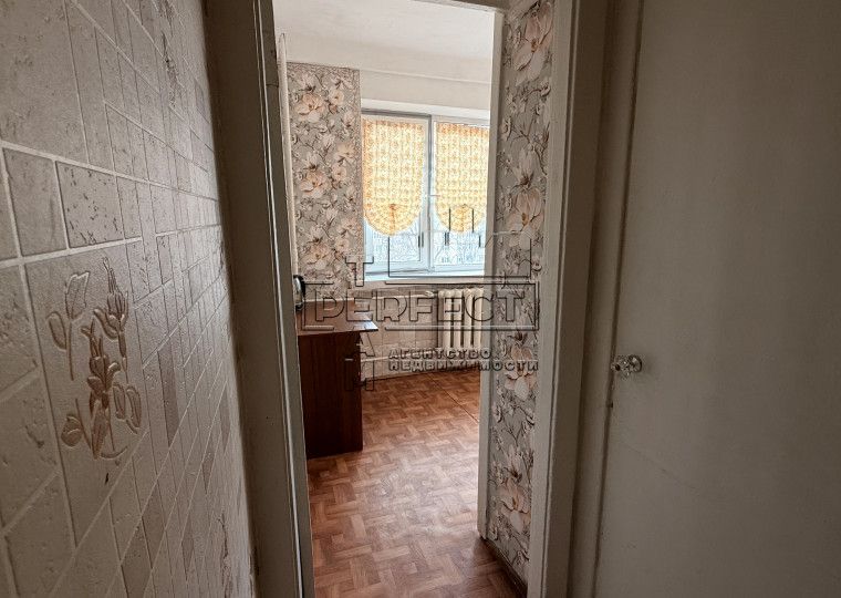 Продаж 2к квартири Кирилловская 115/2 / Кирилівська 115/2
