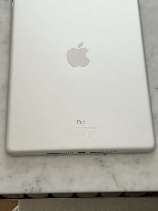 Vendo Ipad 9.7  em muito bom estado