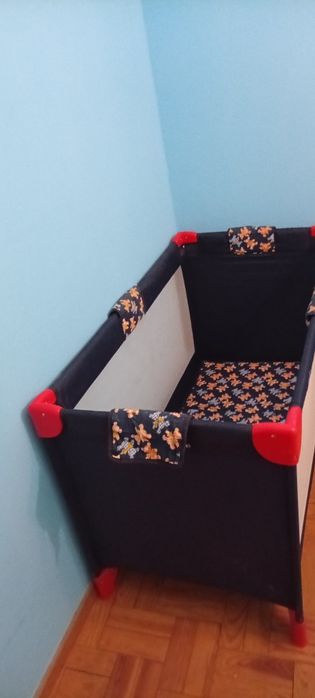 Parque de bebe para viagem e colchao